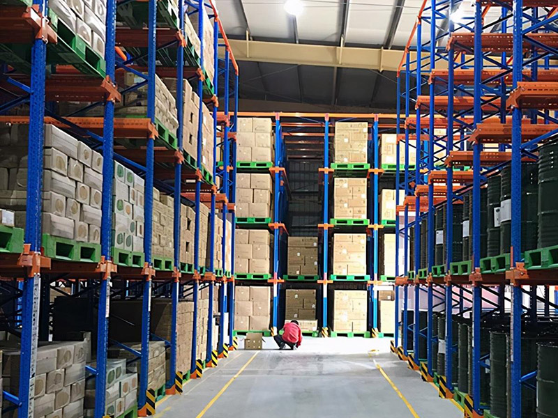 塑料托（tuō）盤應用於電器倉庫